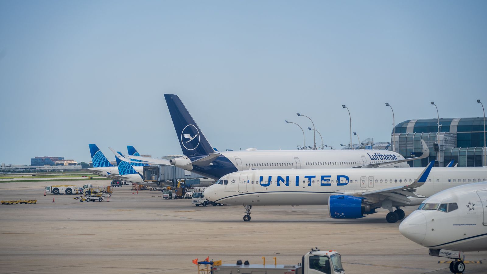 Detroit Airport Car Service & Limo | DTW Transfers