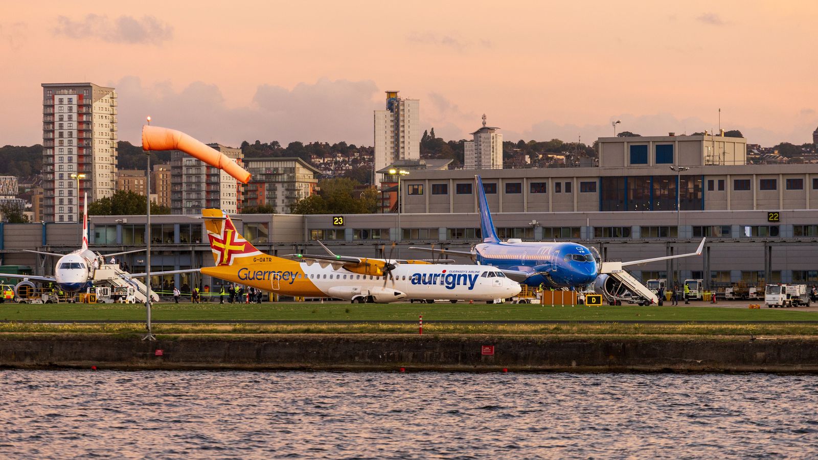 London City Airport Car Service | LCY Chauffeur