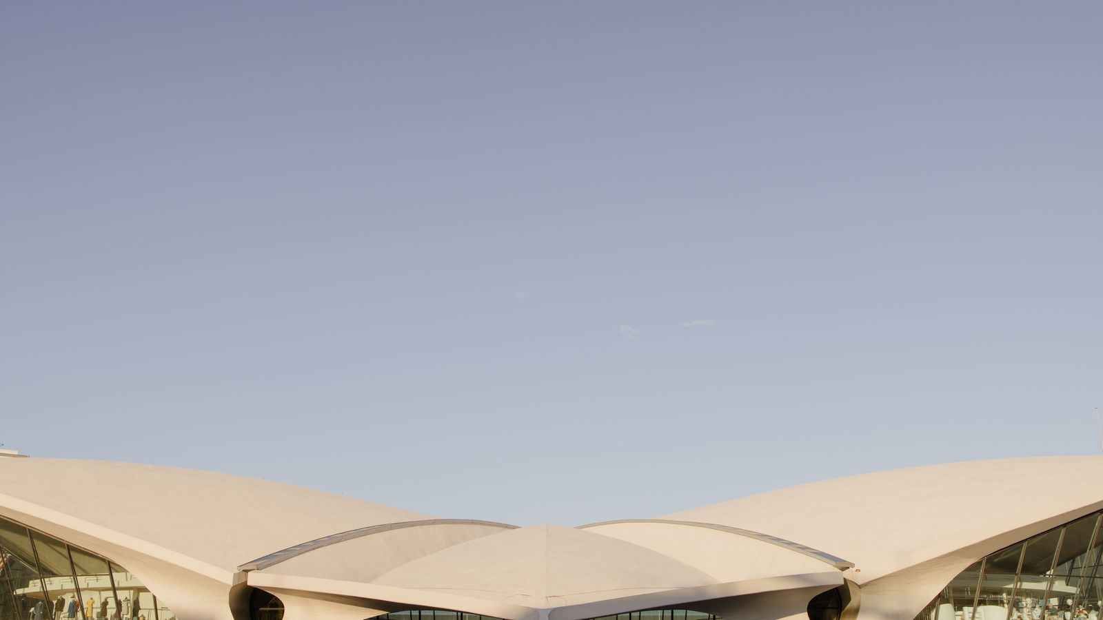 Long Beach Airport Car Service | LGB Chauffeur & Black Cars
