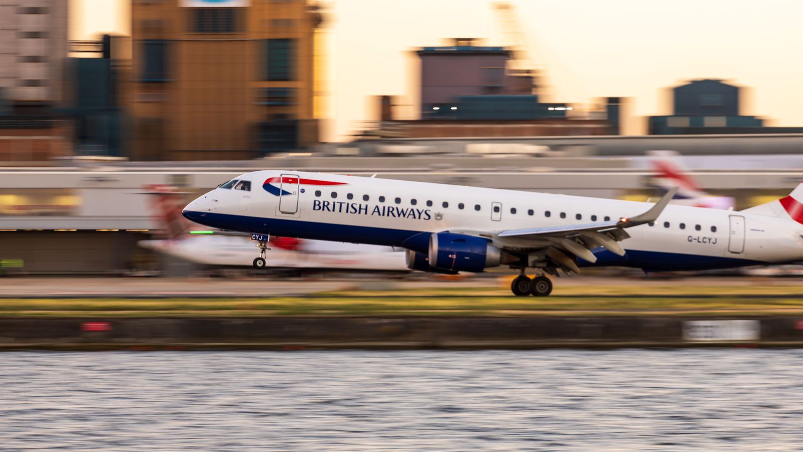 Gatwick Airport Transfer (LGW) | London Chauffeur