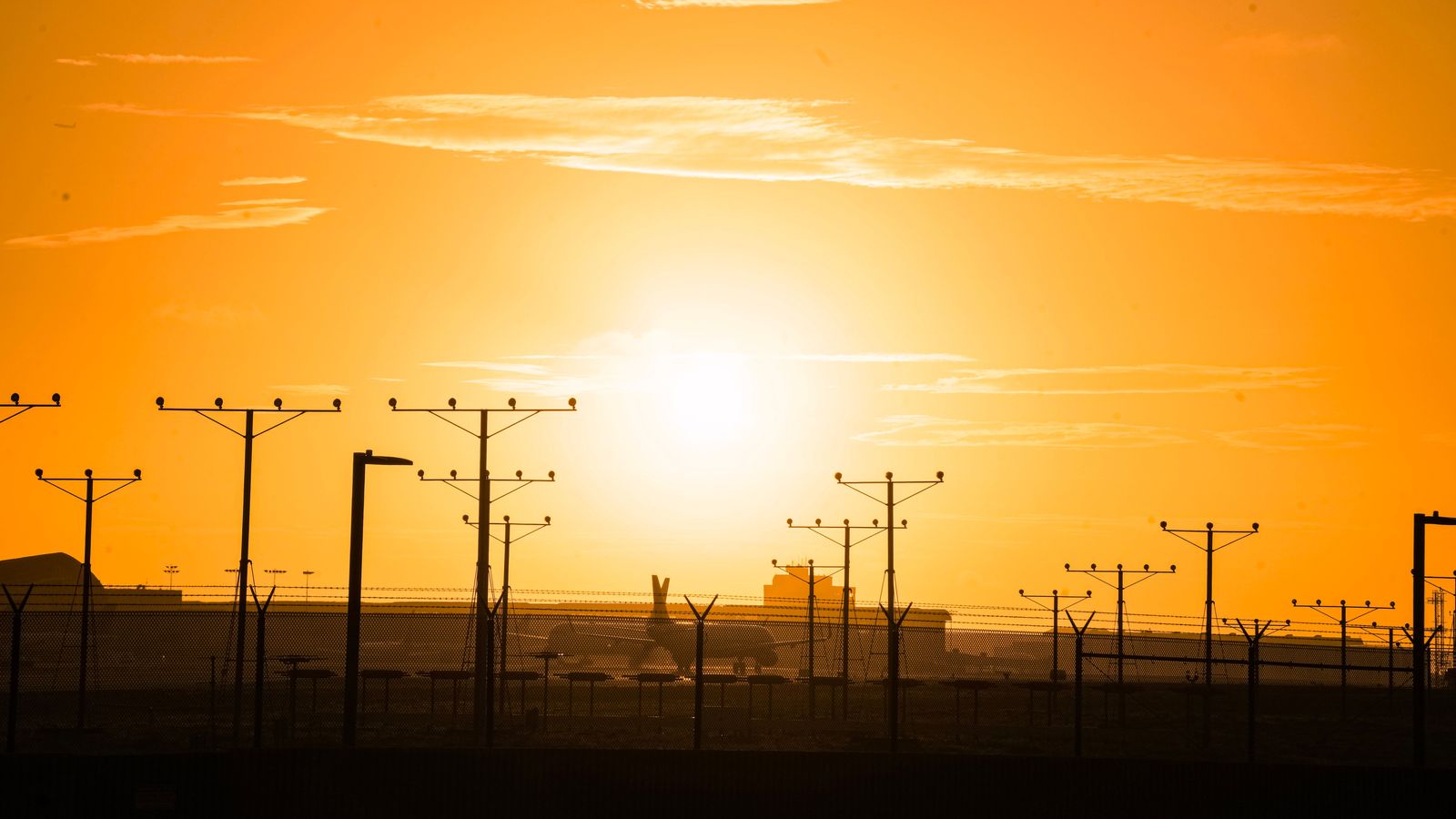 John Wayne Airport Car Service | SNA Chauffeur & Black Car