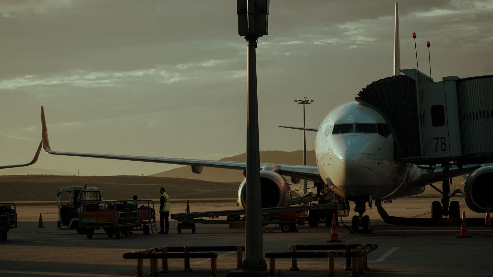 Ottawa Airport Car Service | YOW Limo & Transfers