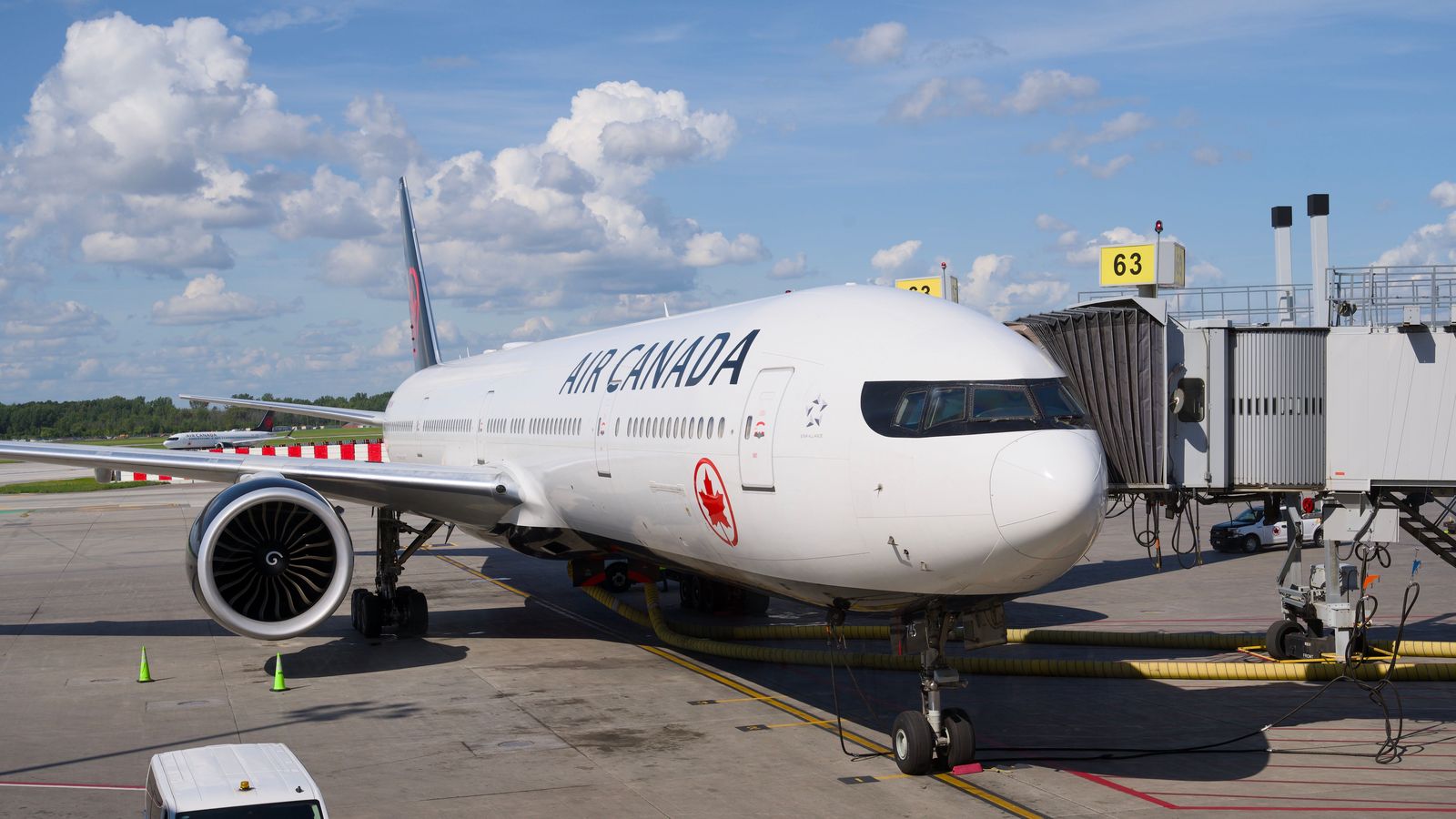 Toronto Pearson Airport Limo & Car Service | YYZ Transfers