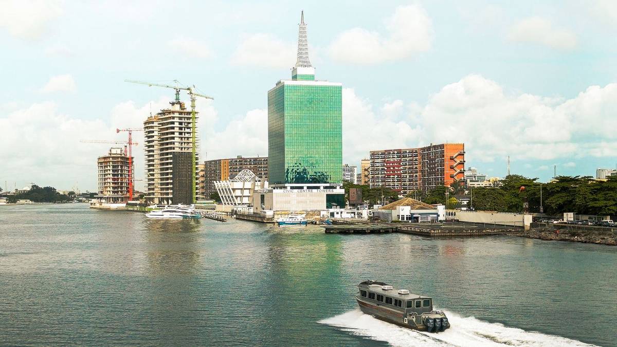 Chauffeur Service Abidjan | FHB Airport & Plateau Cars