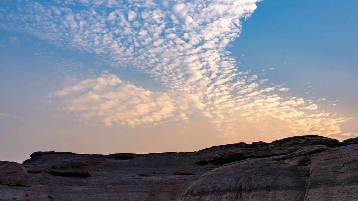 Chauffeur Service AlUla | ULH Airport, Hegra & Desert Cars