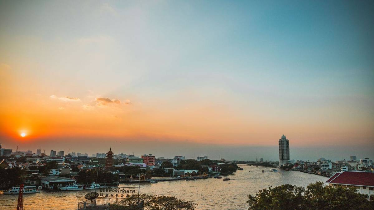 Chauffeur Service Bangkok | Suvarnabhumi & Don Mueang Cars