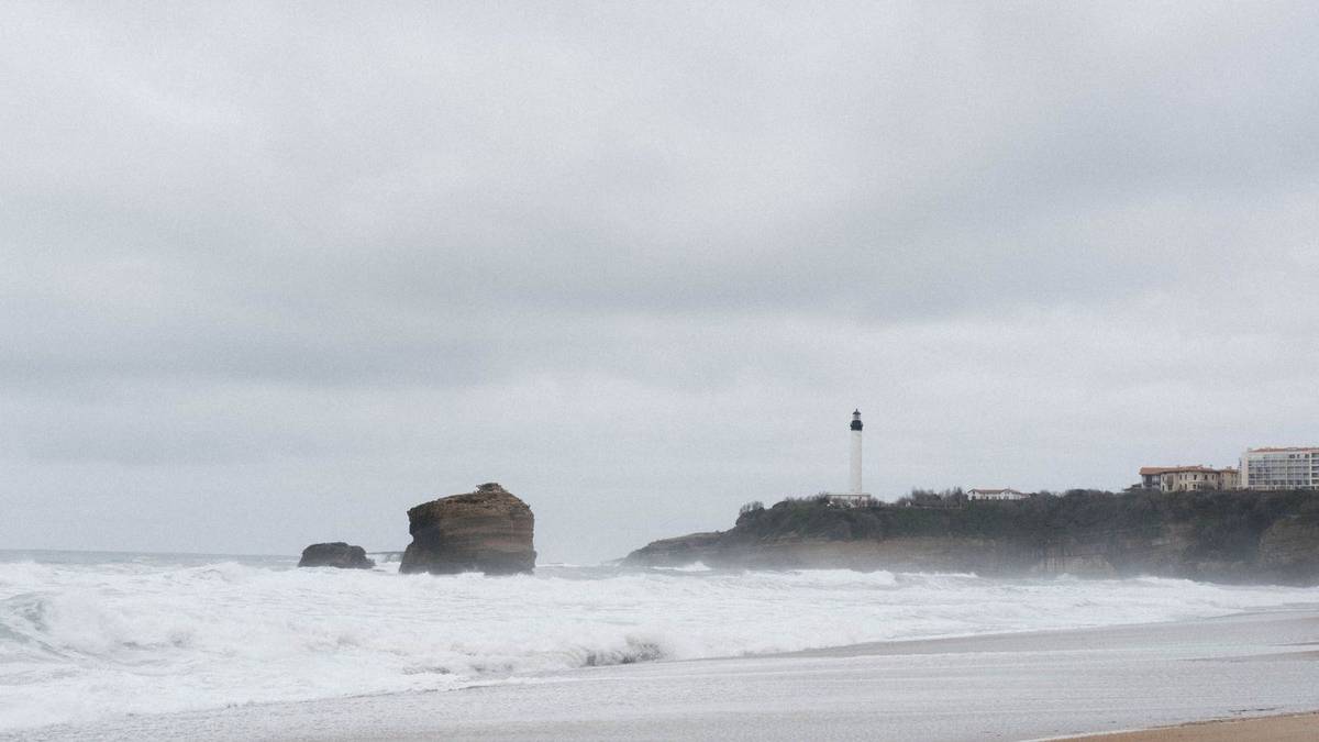 Chauffeur Service Biarritz | BIQ Airport & Basque Coast Cars