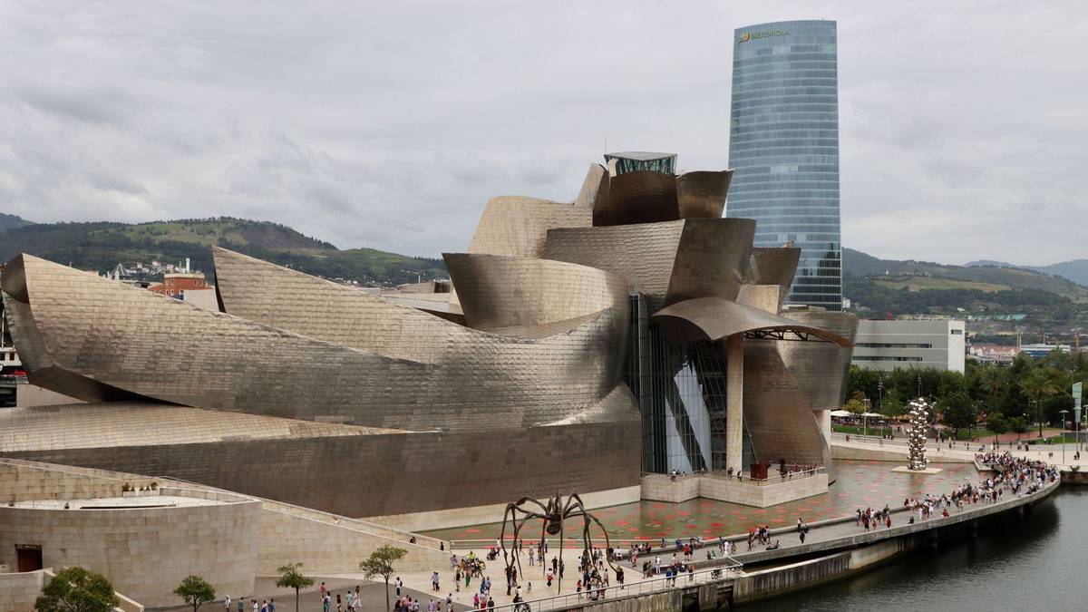 Chauffeur service in Bilbao: airport transfers, cruise pickups and Basque Country trips