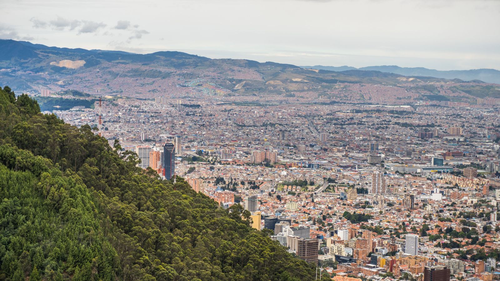 Chauffeur Service Bogota | El Dorado Airport Transfers