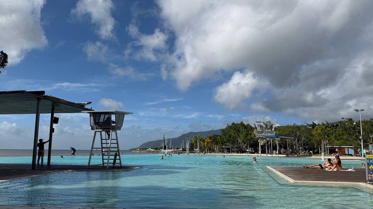 Chauffeur Service Cairns | CNS Airport, Port Douglas & Reef