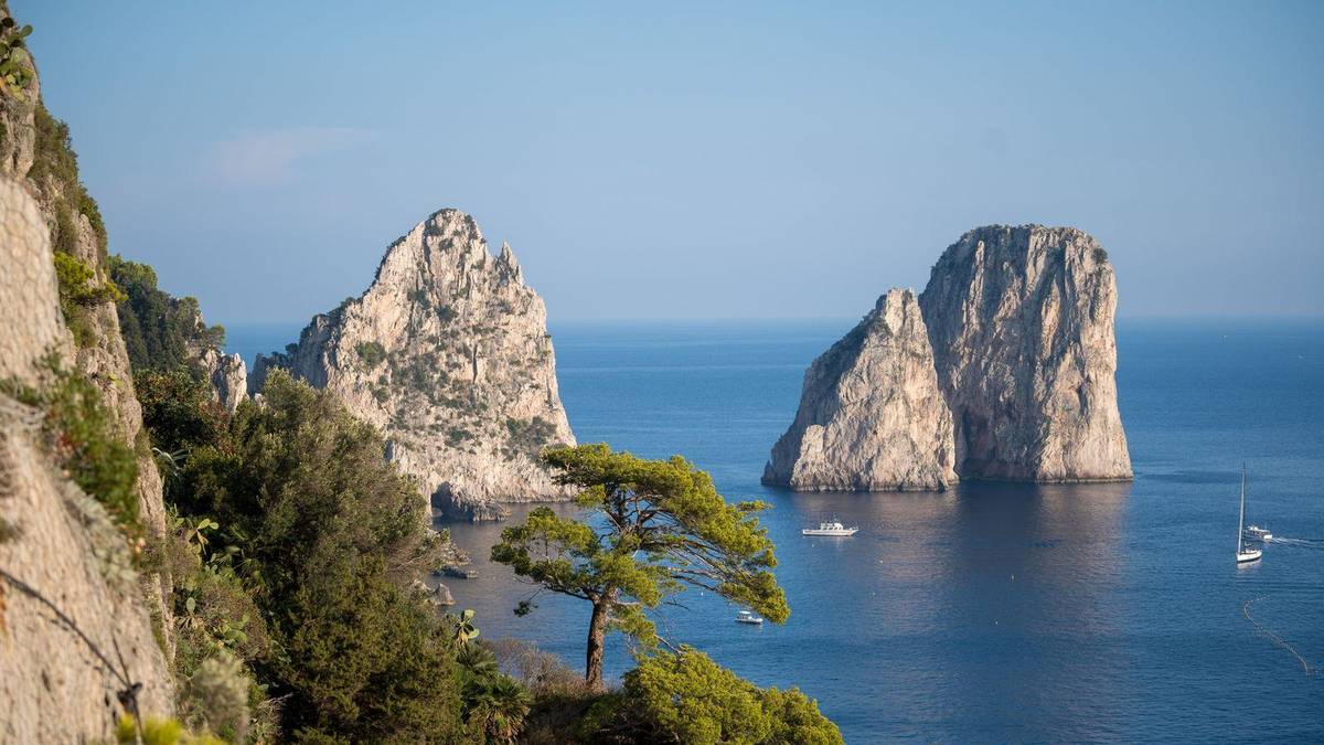 Capri chauffeur service: Naples airport and pier transfers for the island