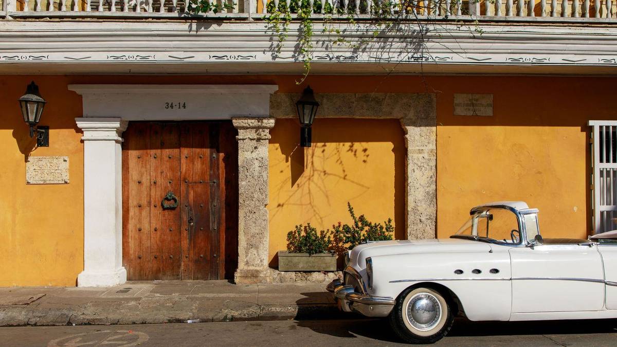 Chauffeur Service Cartagena | CTG Airport & Cruise Pier Cars