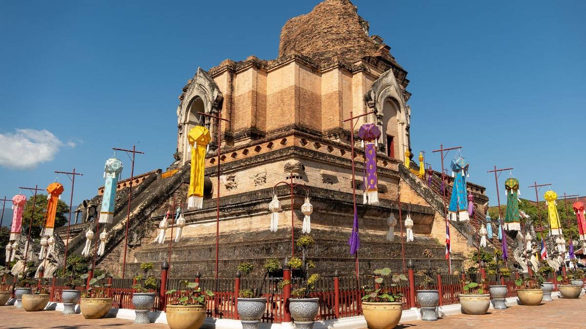Chauffeur Service Chiang Mai | CNX Airport & Day Trips