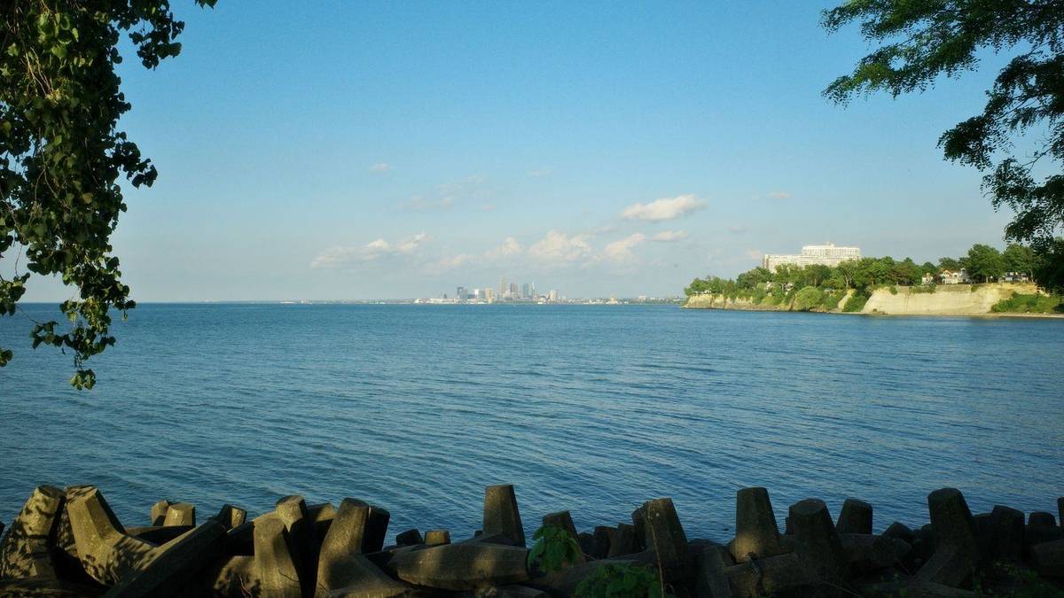 Black Car Service Cleveland | CLE Airport & Clinic Transfers