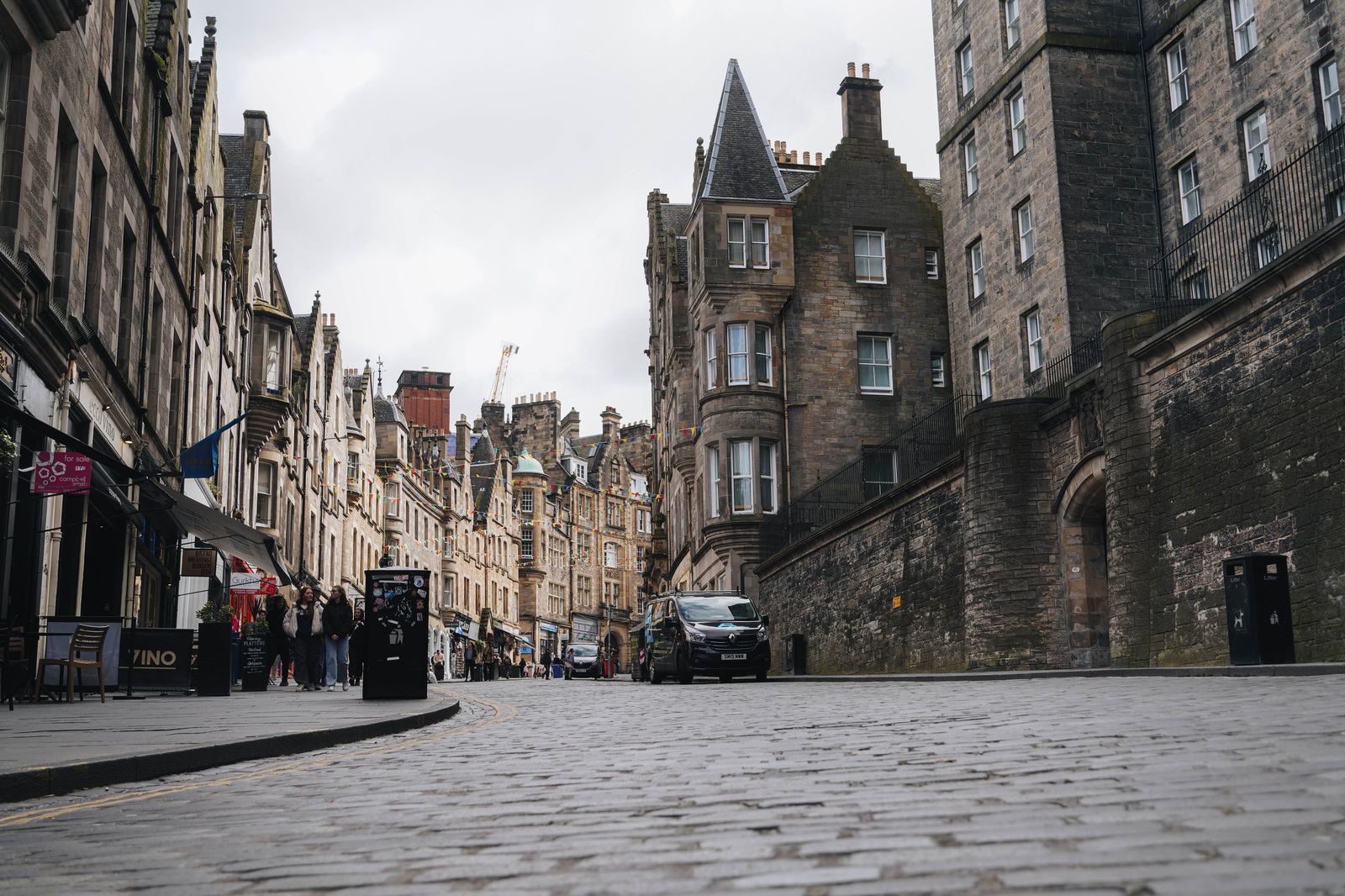 Cobbled street on the Royal Mile in Edinburgh's Old Town