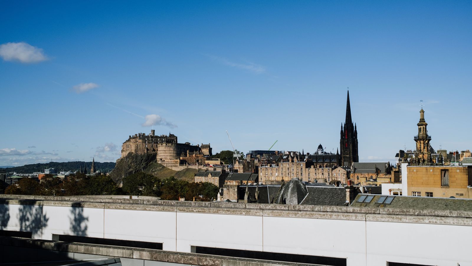 Chauffeur Service Edinburgh | Airport, Festival & Golf Cars