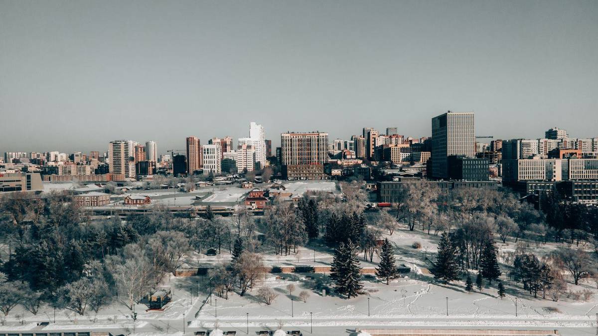 Chauffeur Service Edmonton | YEG Airport Cars & Black SUVs
