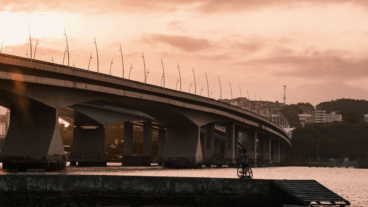Chauffeur service in Florianopolis: FLN airport transfers, beach hotels and black cars