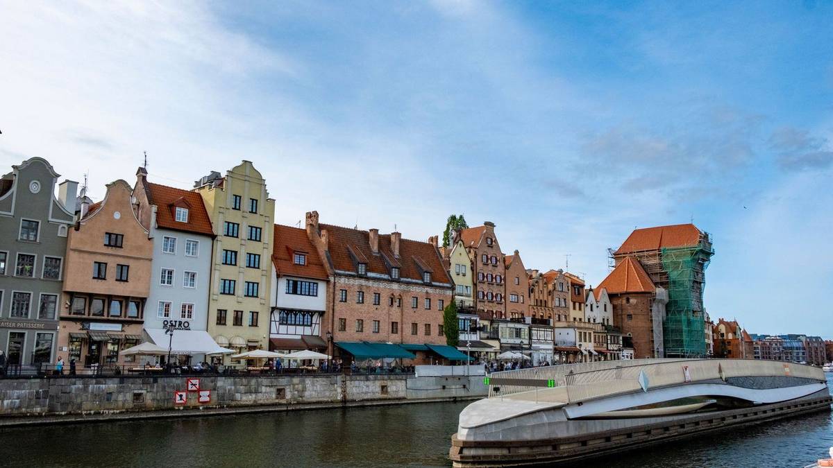 Chauffeur service in Gdansk: GDN airport transfers, Gdynia cruise cars and Tricity travel