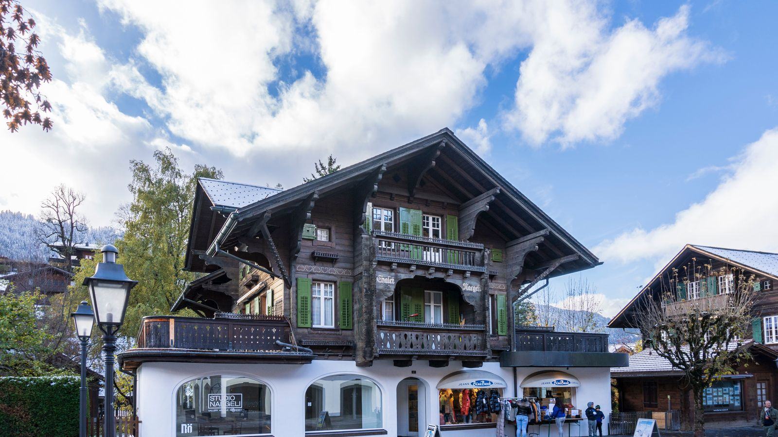 Chauffeur Service Gstaad | Geneva & Bern Airport Transfers