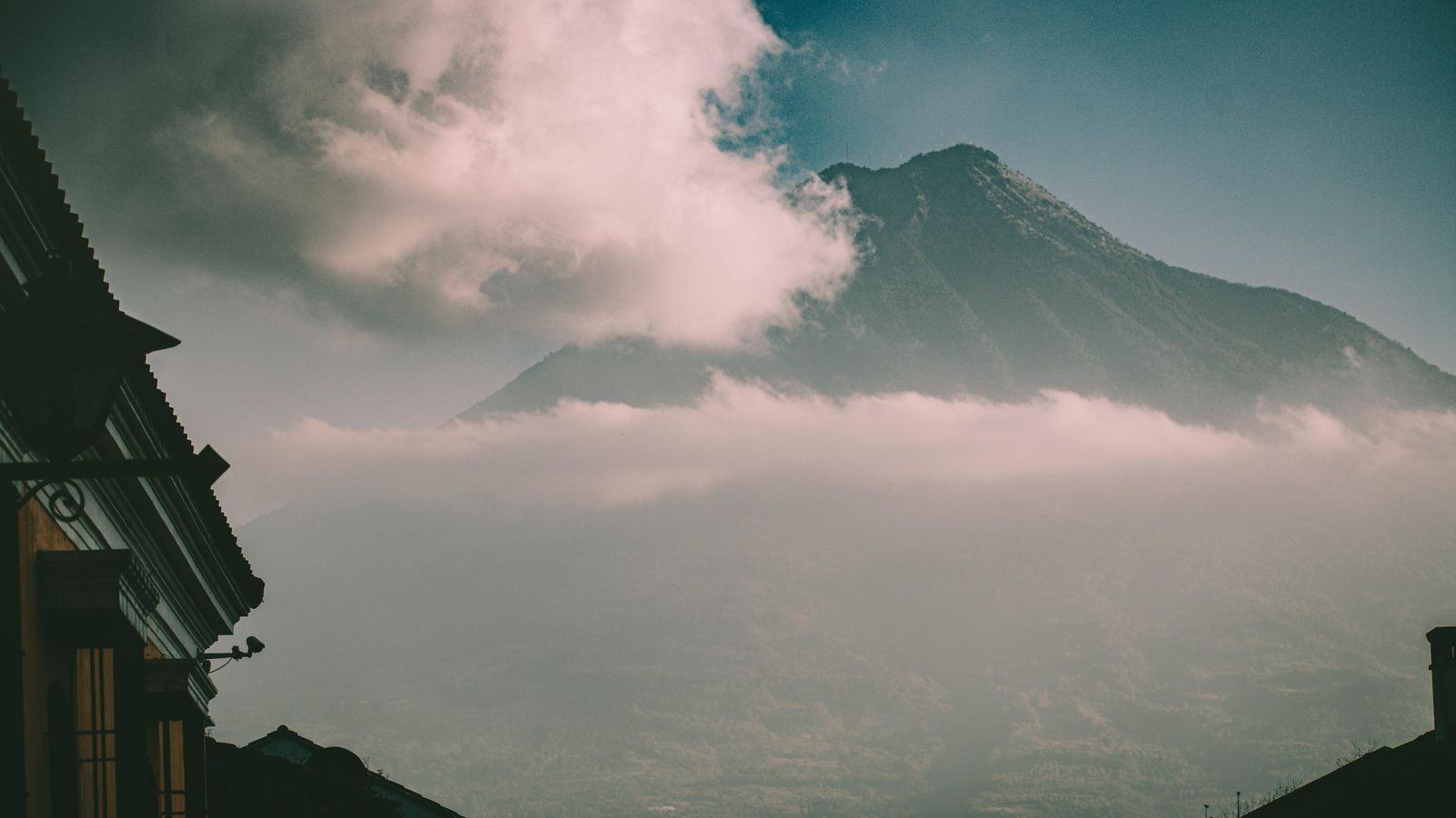 Chauffeur Service Guatemala City | GUA & Antigua Cars