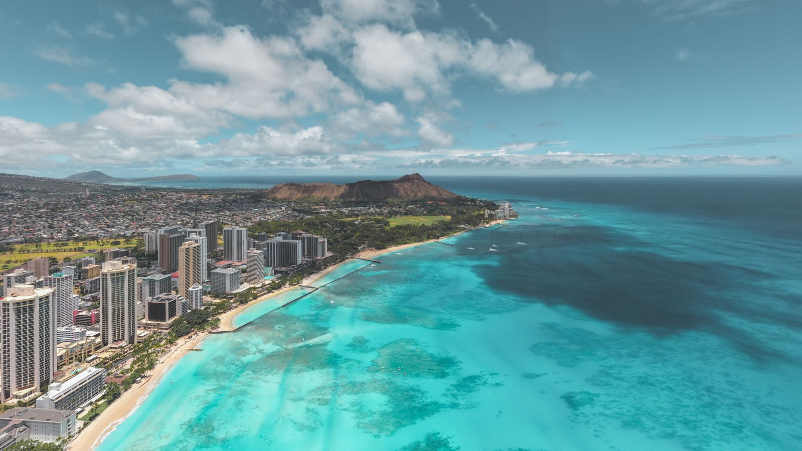 Limo service in Honolulu: HNL airport transfers, Waikiki cars and island tours