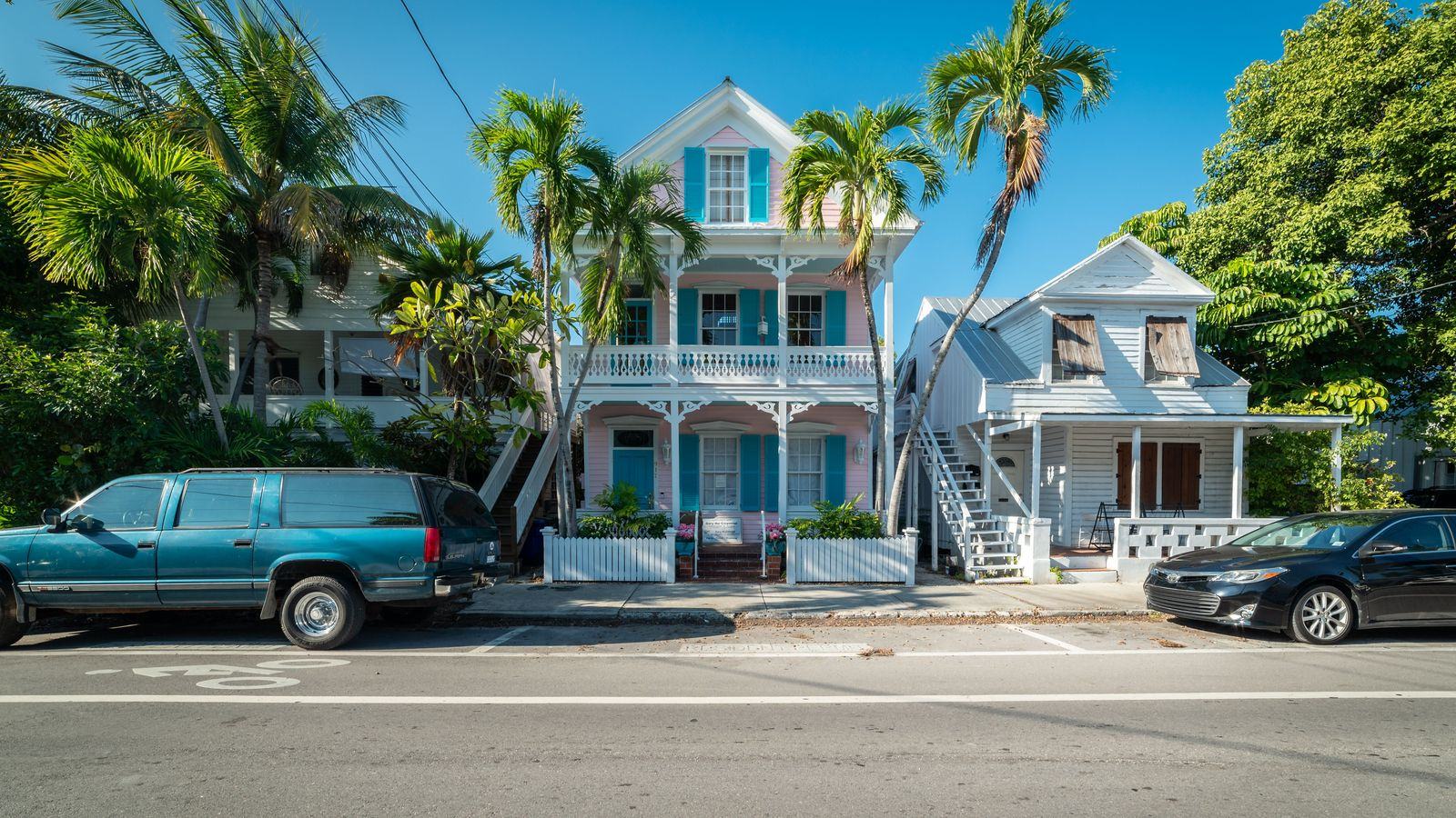 Key West airport transfer and chauffeur service: EYW, the Overseas Highway and the piers