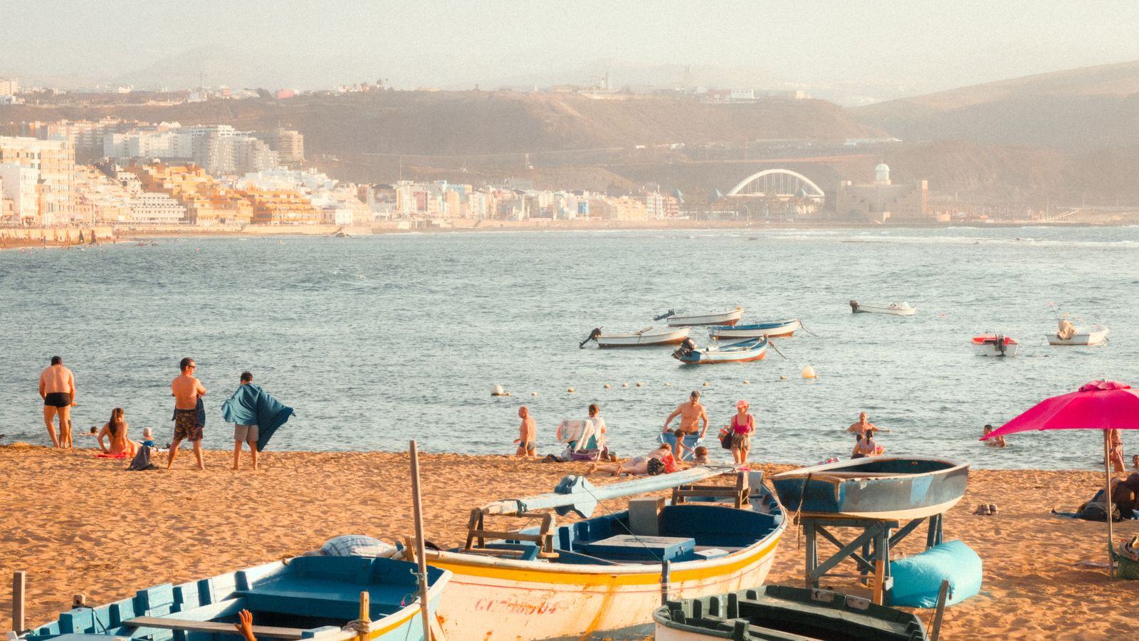 Chauffeur service in Las Palmas de Gran Canaria: LPA transfers, cruise and resort cars