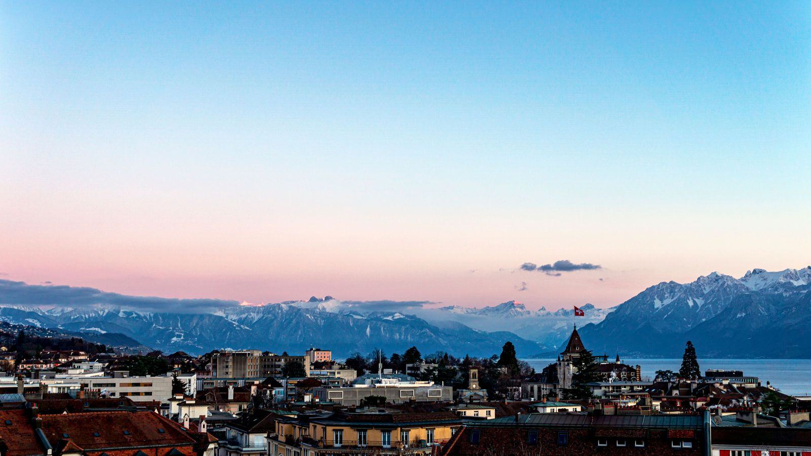 Chauffeur Service Lausanne | Geneva Airport & IOC Transfers