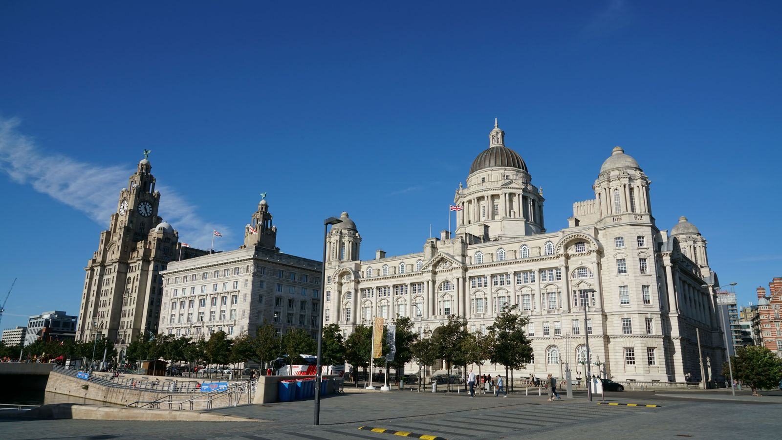 Chauffeur service in Liverpool: airport transfers, cruise terminal pickups and match-day cars
