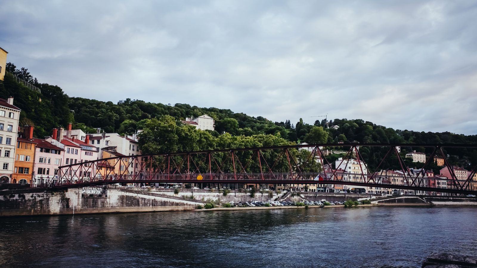 Chauffeur service in Lyon: Saint-Exupéry airport, Part-Dieu and Alpine transfers