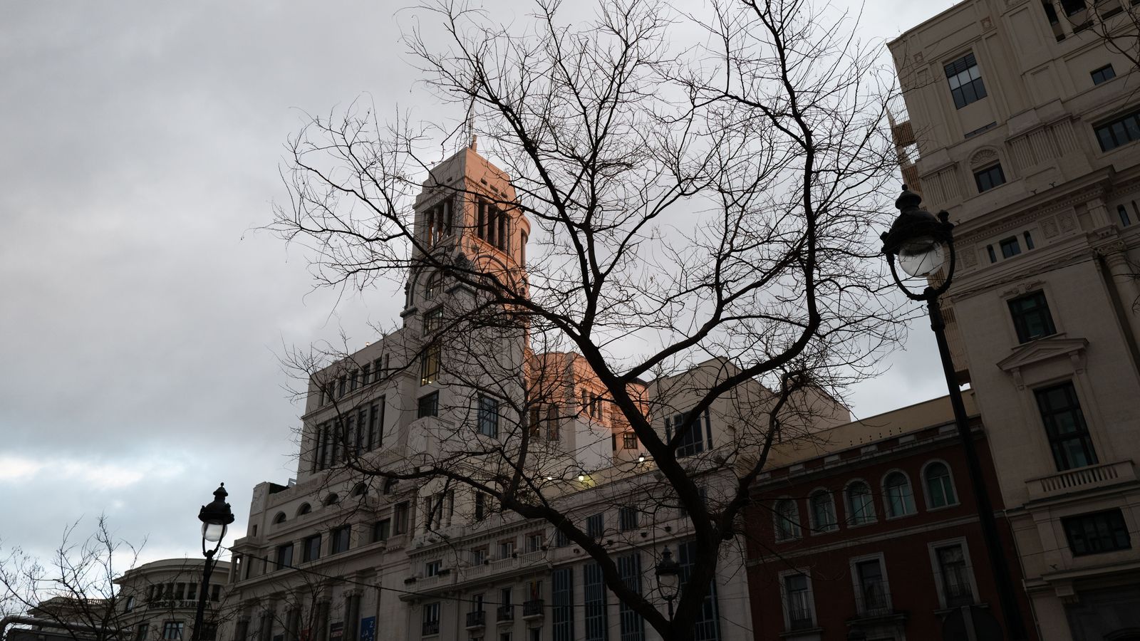 Chauffeur Service Madrid | Barajas Transfers & Black Cars