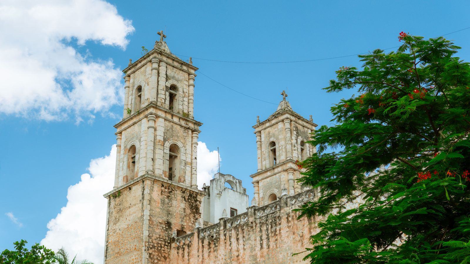 Chauffeur service in Merida: MID airport transfers, Progreso cruise pickups and Maya site day trips