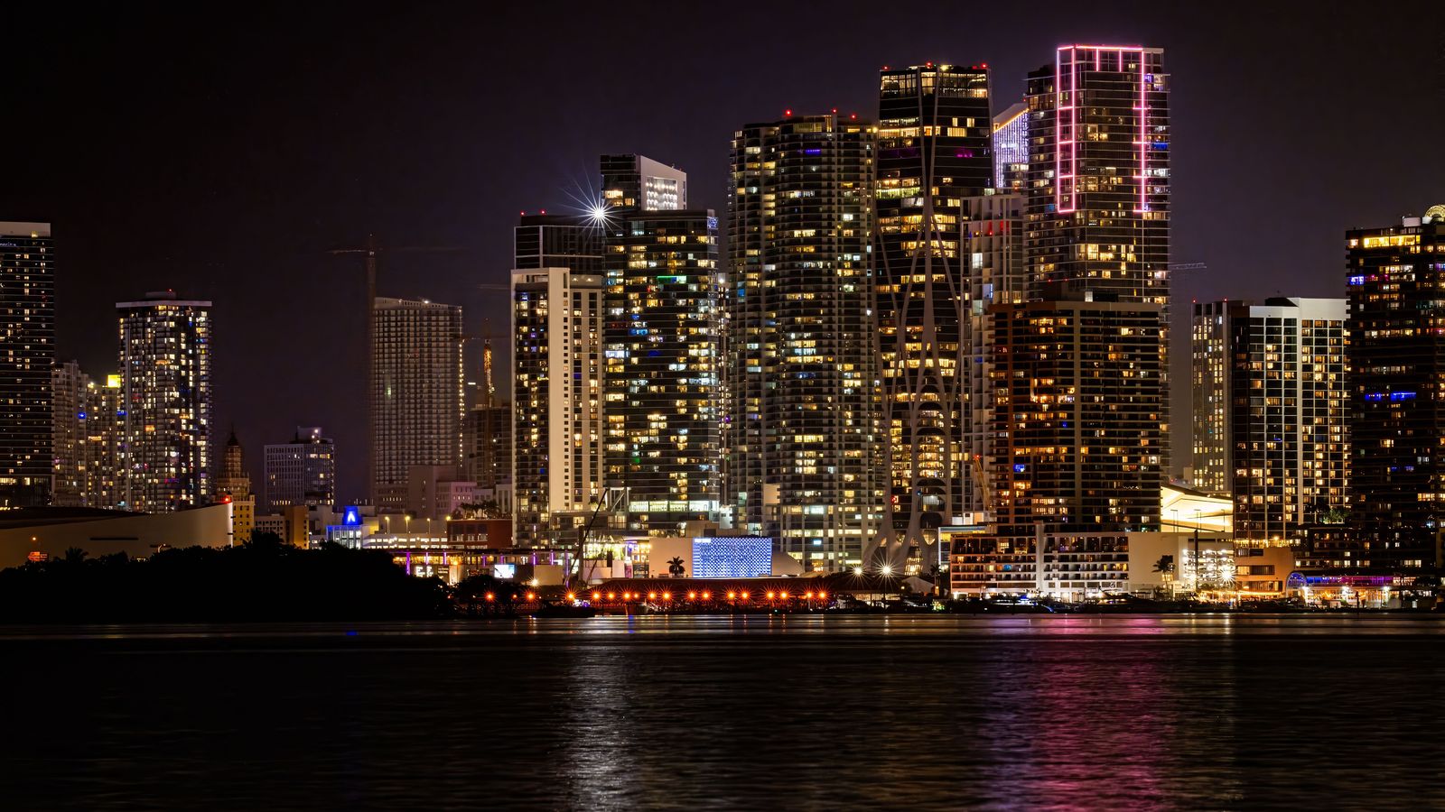 Chauffeur Service Miami | MIA, FLL & PortMiami Transfers
