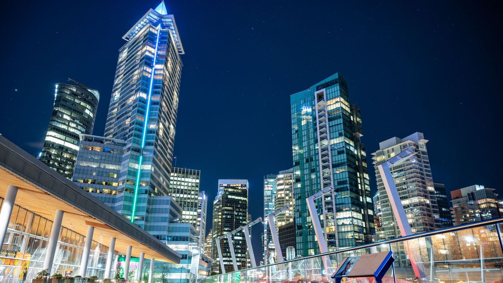 Chauffeur Service Mississauga | Pearson Airport Limo & Cars