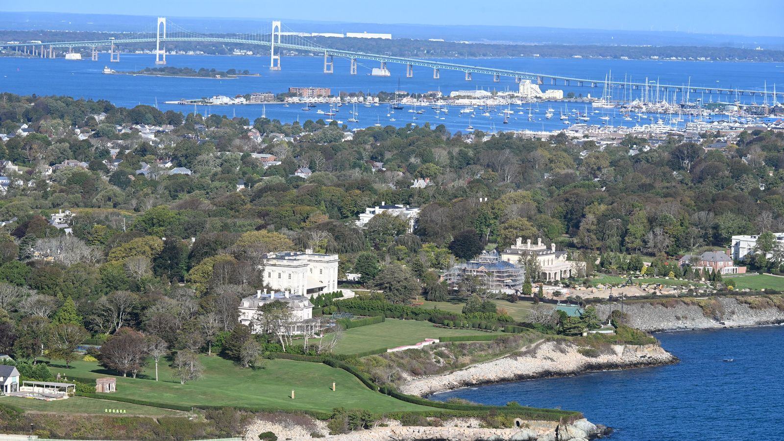 Chauffeur Service Newport RI | PVD & Boston Transfers