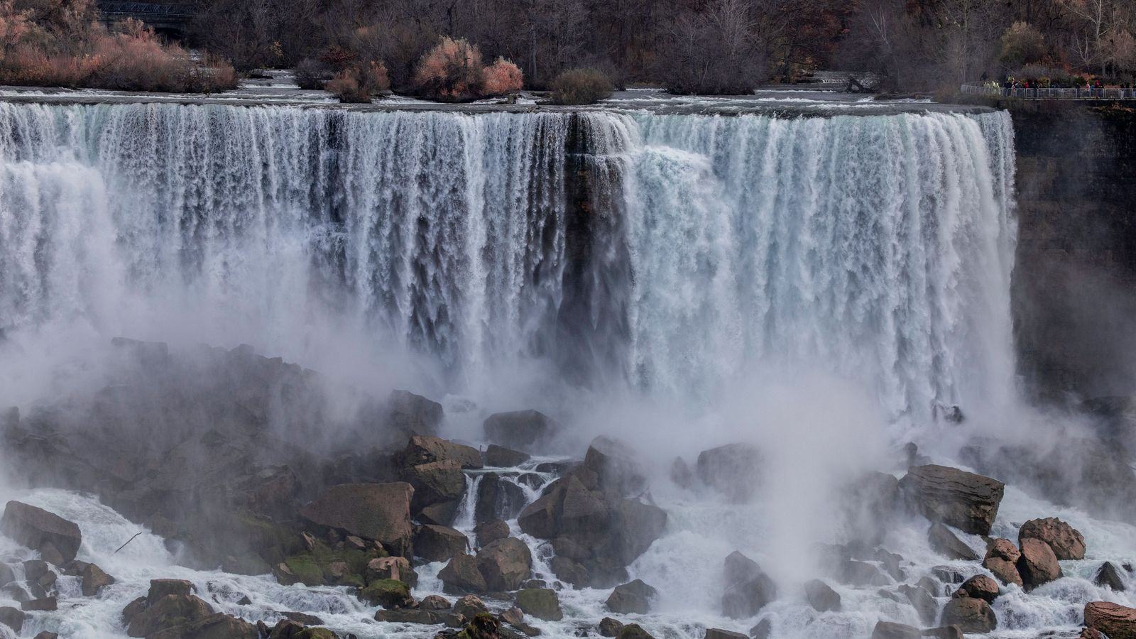 Chauffeur Service Niagara Falls | Pearson & Buffalo Cars