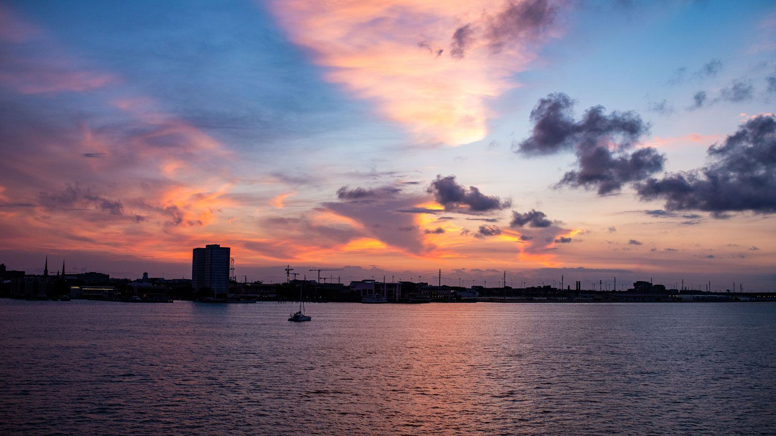 Chauffeur service in Norfolk: ORF airport, cruise terminal and naval base transfers