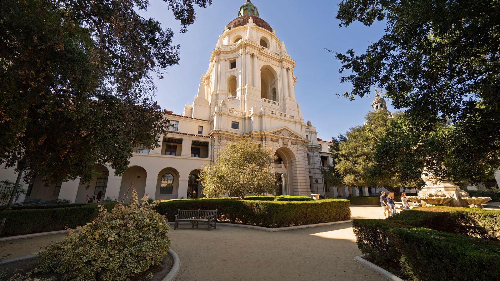 Chauffeur service in Pasadena: Rose Bowl, BUR and LAX transfers and black cars