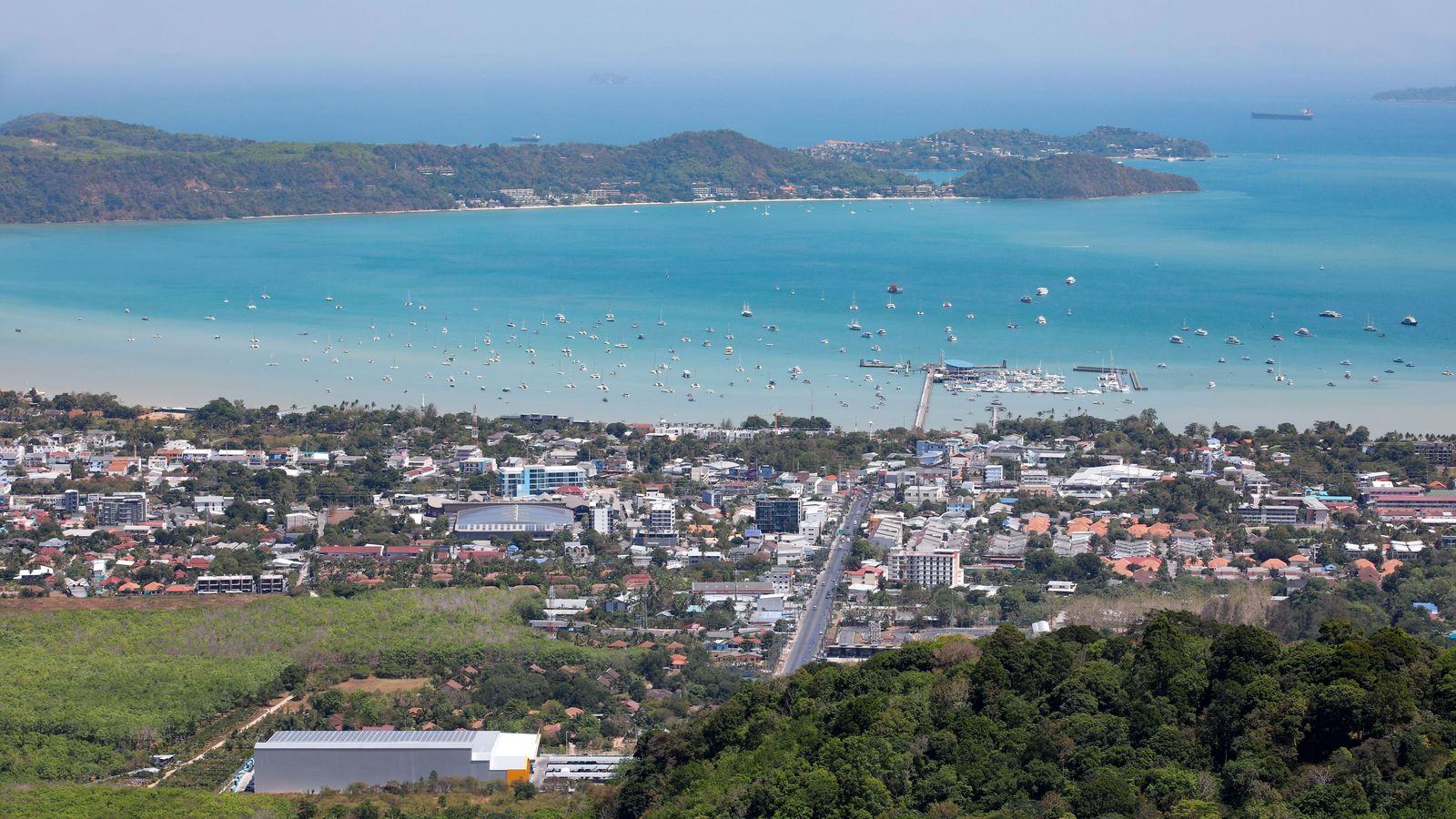 Chauffeur service in Phuket: airport transfers, villas and yacht marinas