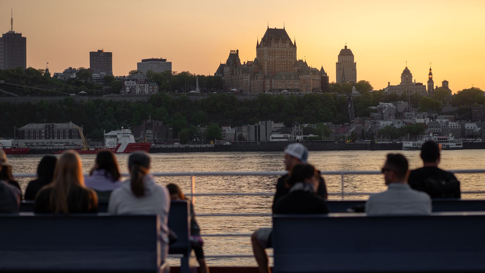 Chauffeur Service Quebec City | YQB Airport & Cruise Cars