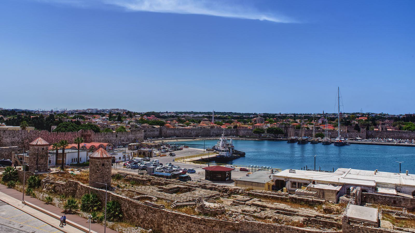 Chauffeur service in Rhodes: airport transfers, Lindos villas and cruise pickups