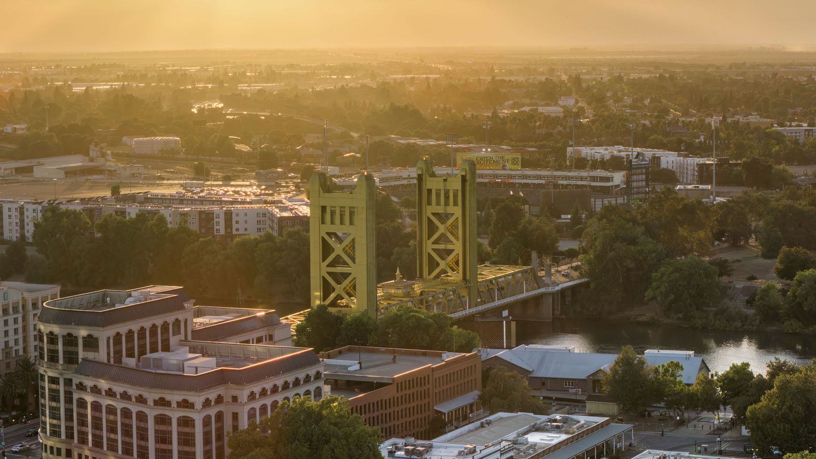 Limo Service Sacramento | SMF Airport, Tahoe & Napa Rides