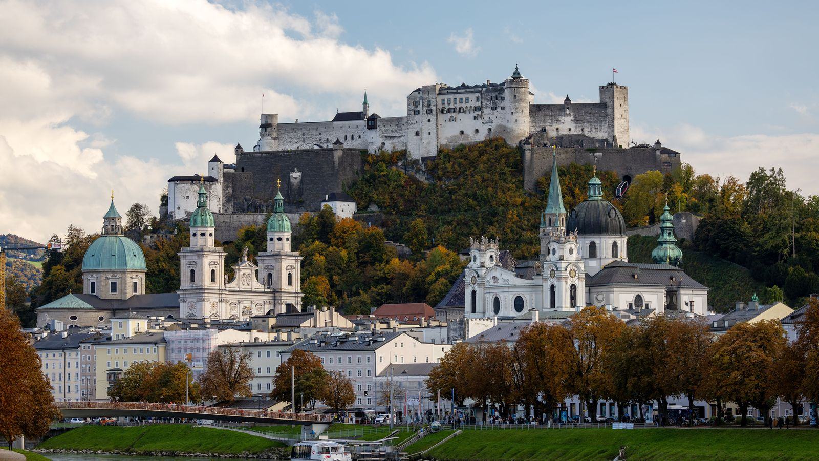 Chauffeur Service Salzburg | SZG Airport & Festival Cars
