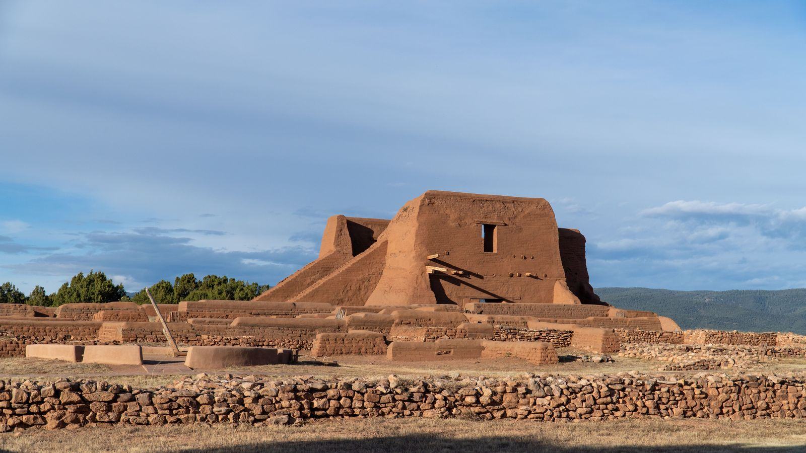 Chauffeur Service Santa Fe NM | ABQ & SAF Airport Transfers
