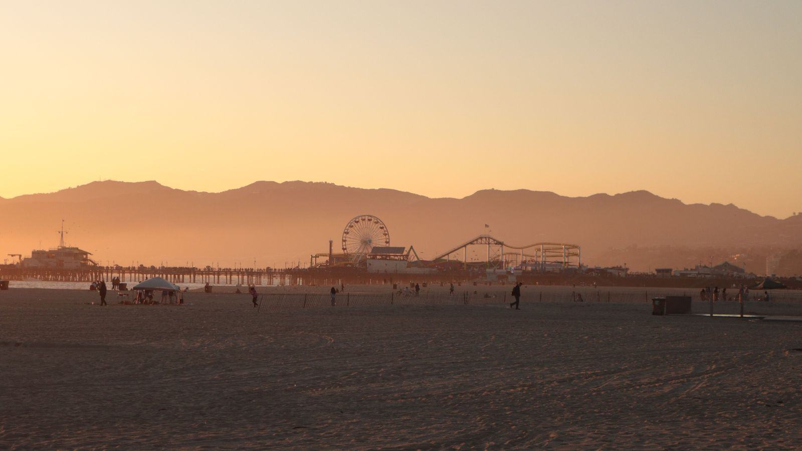 Chauffeur Service Santa Monica | LAX Transfers & Black Cars
