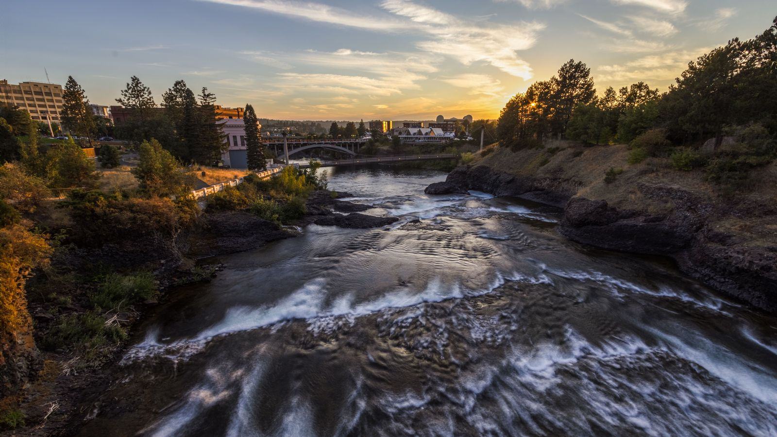Chauffeur service in Spokane: GEG airport transfers, black cars and Coeur d'Alene runs
