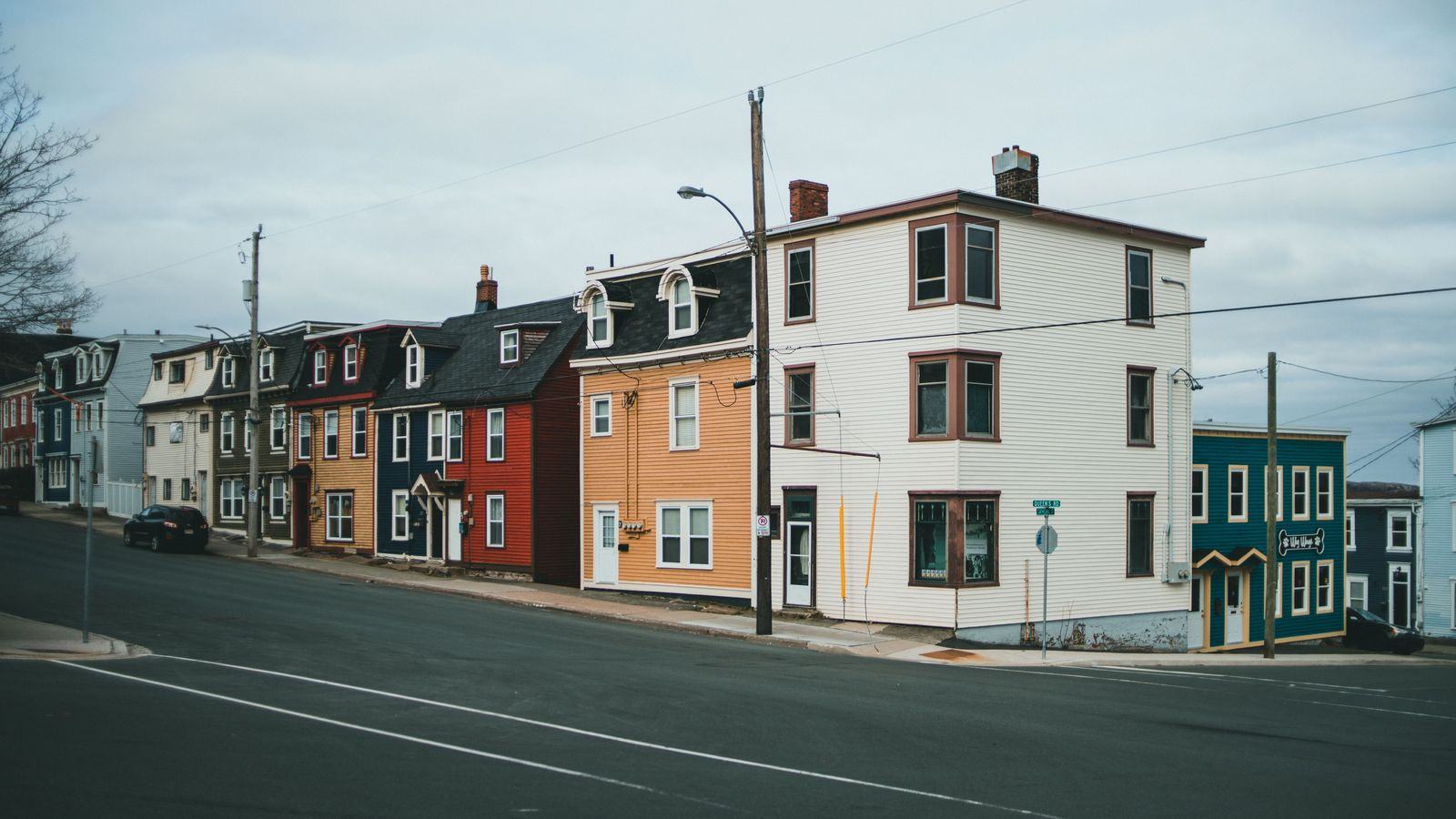 Chauffeur service in St. John's, Newfoundland: YYT transfers, cruise pickups and tours