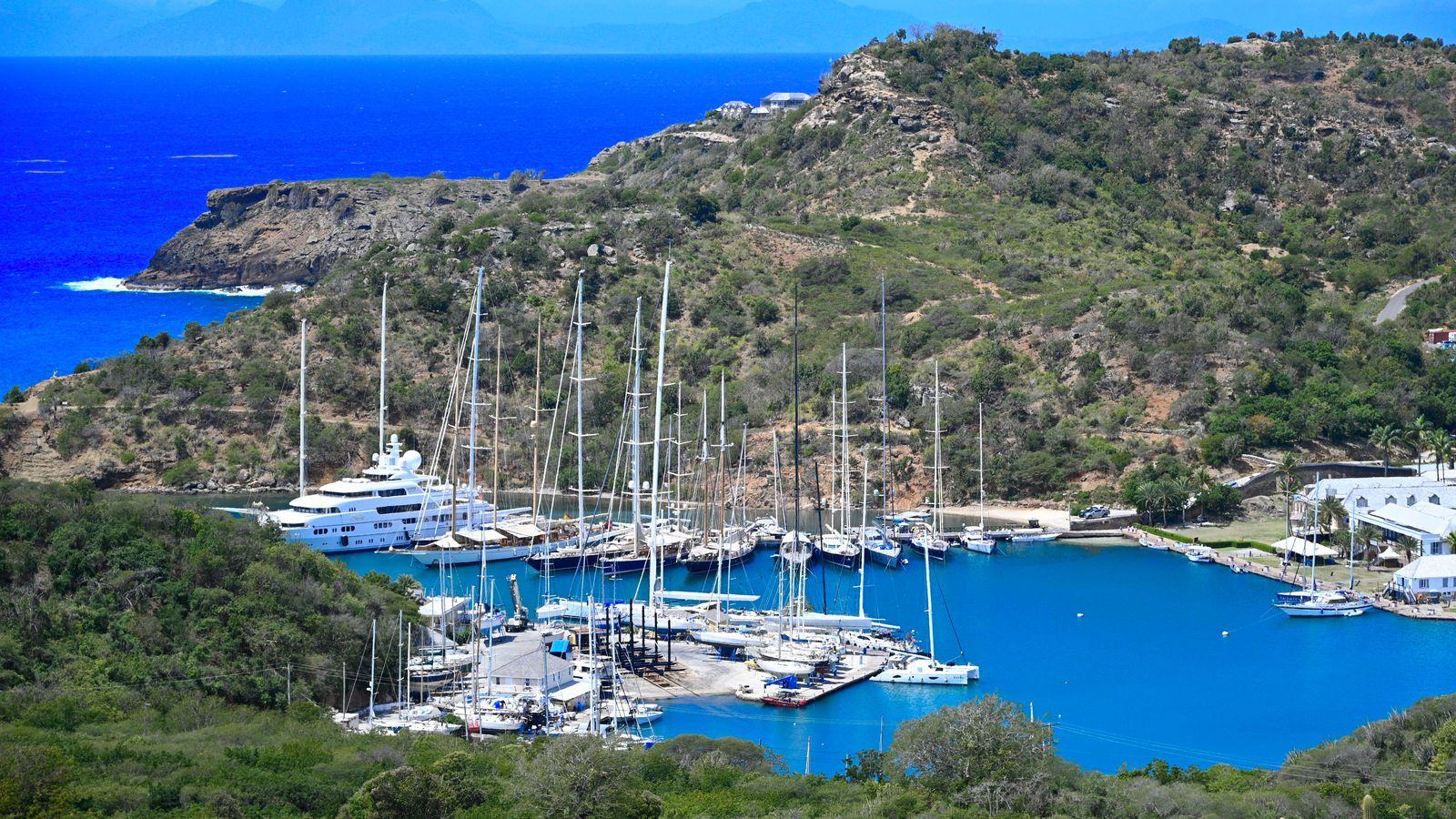 Chauffeur Service Sint Maarten | SXM Airport & Villa Cars