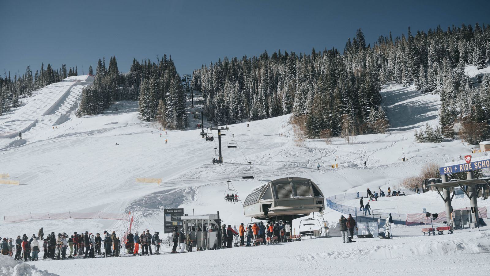 Steamboat Springs airport transfer and chauffeur service from Hayden and Denver